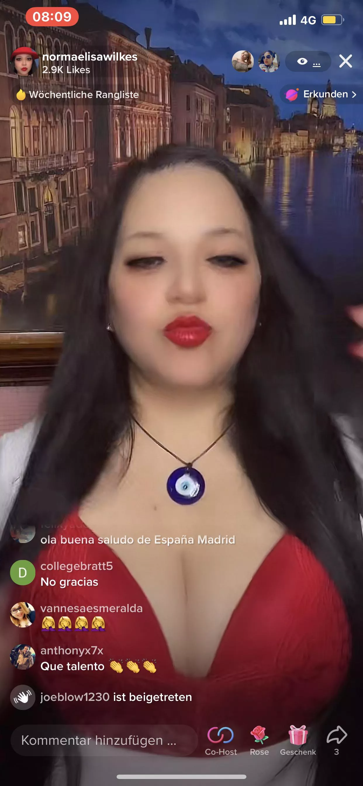 Jumping Boobs 👀