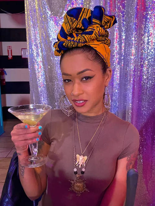 Just a gorgeous lady