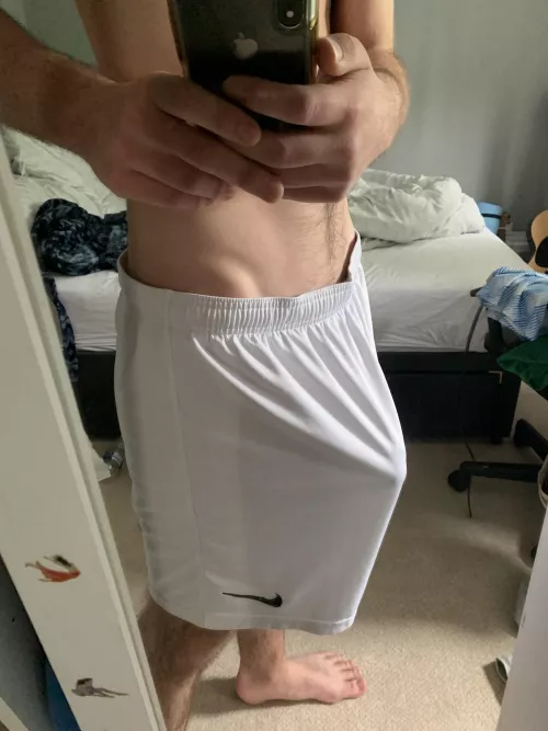 Just back from the gym. Do you think my bulge was noticeable? Dm for more