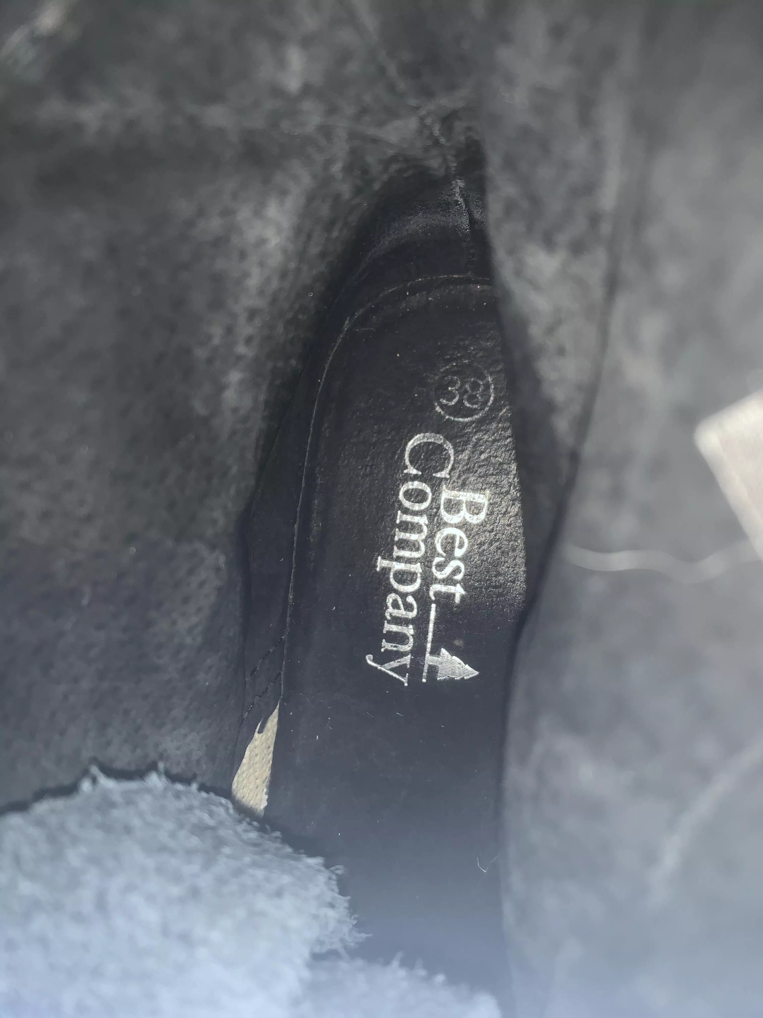 Just bought this boot. Its really nice quality and make overall. But i do not know the brand…anybody any help?