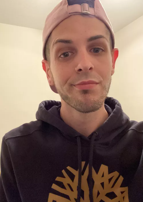 Just finished moving to a cute new place, tired but feeling great about the changes! 🤗