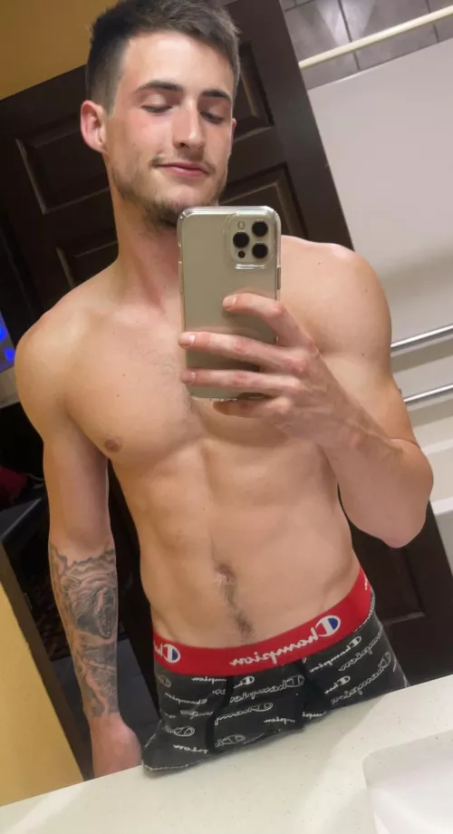 Just hanging out today😌