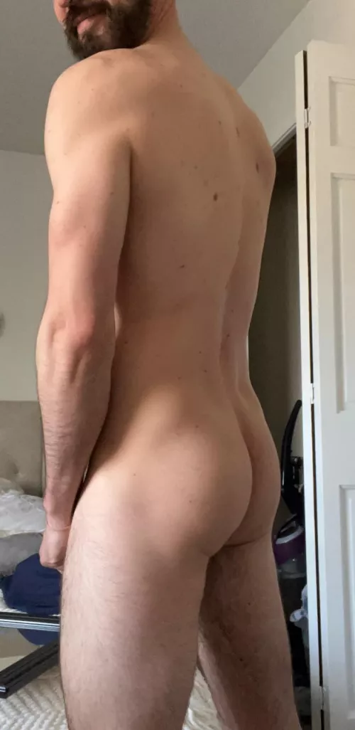 Just hunting for some eggs 🐣