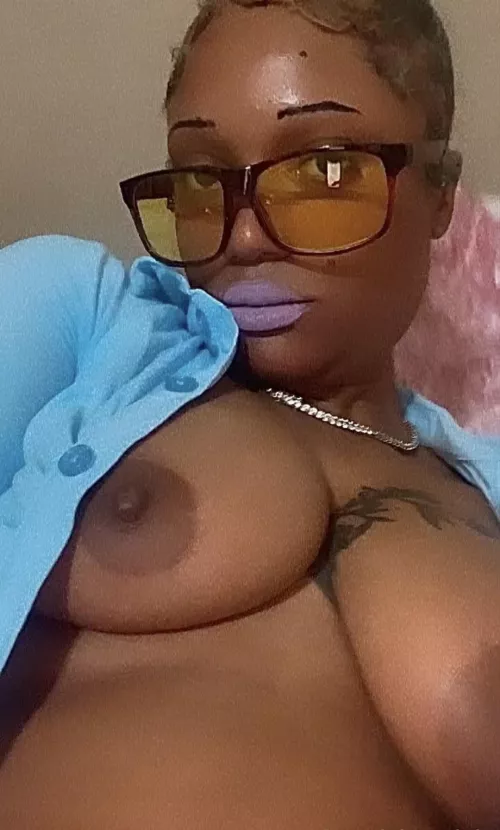 Just laying here with my n***** mom tits out I need to be filled 🥰 WICKR// FineAssSub