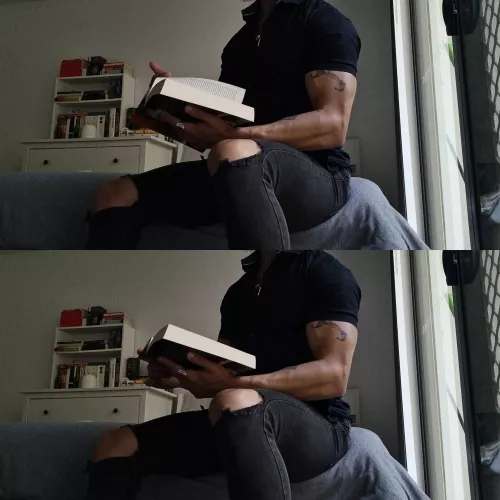 Just spreading some book cheeks 📖