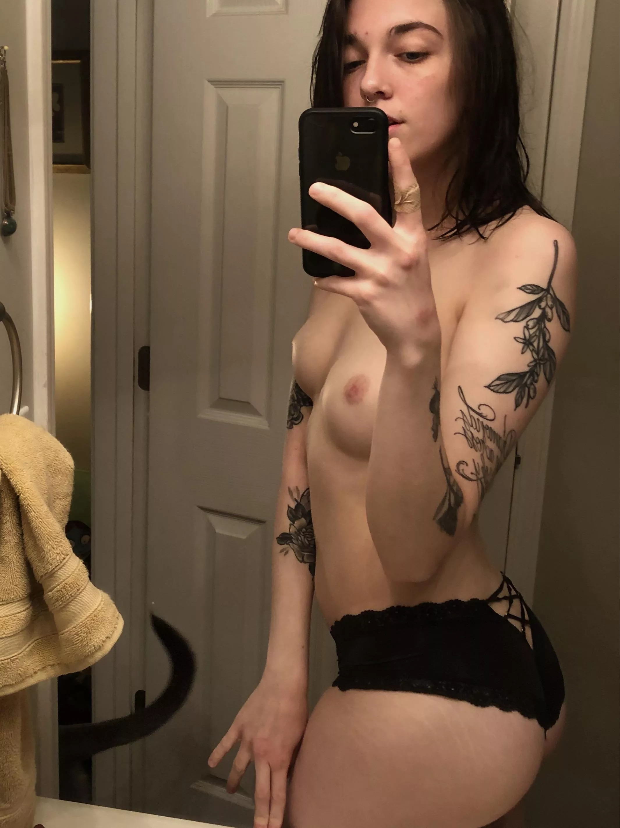 just waking up 🖤