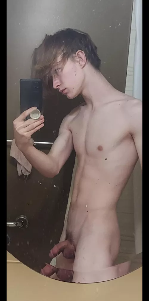 just your average twink serving you guys in new again😊