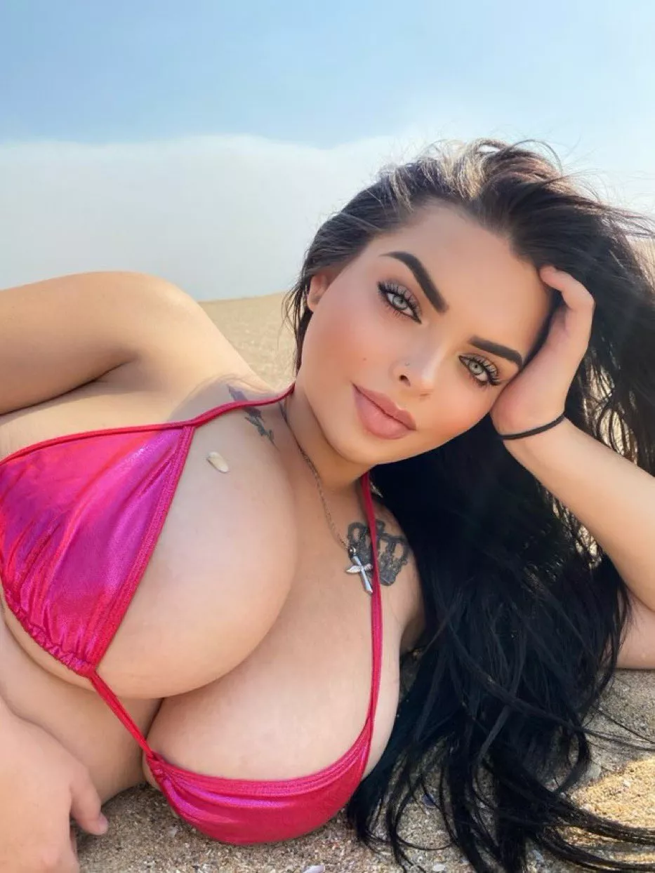KayIee on the beach
