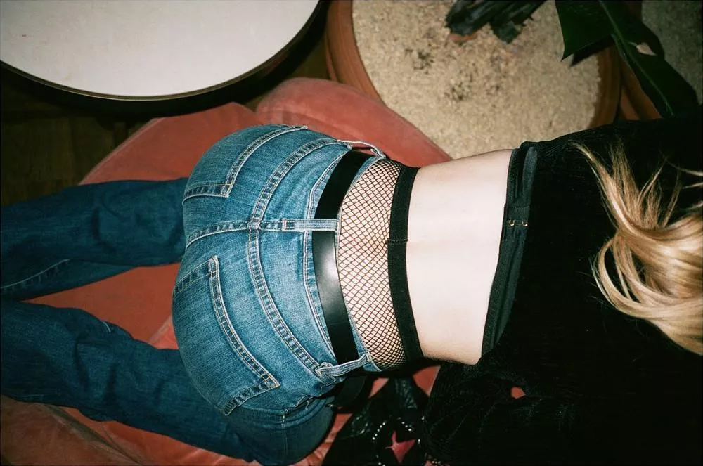 Kiernan Shipka has a fantastic tight ass