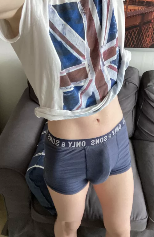 Kind of a crop shirt xd