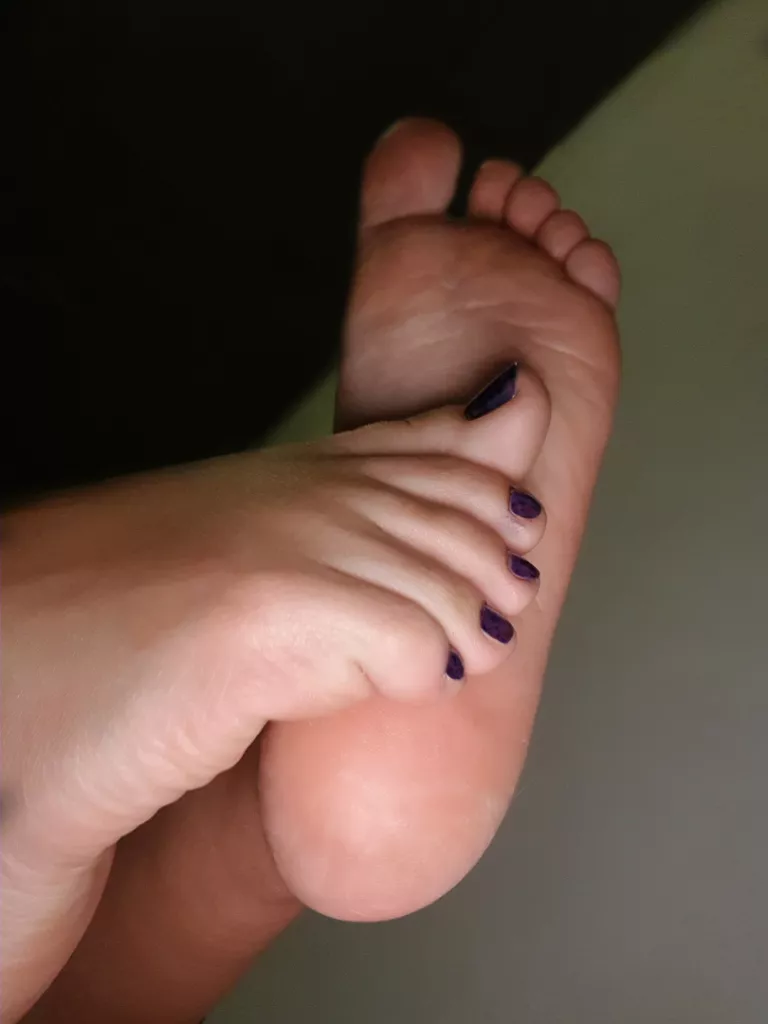 Kiss them 🖤