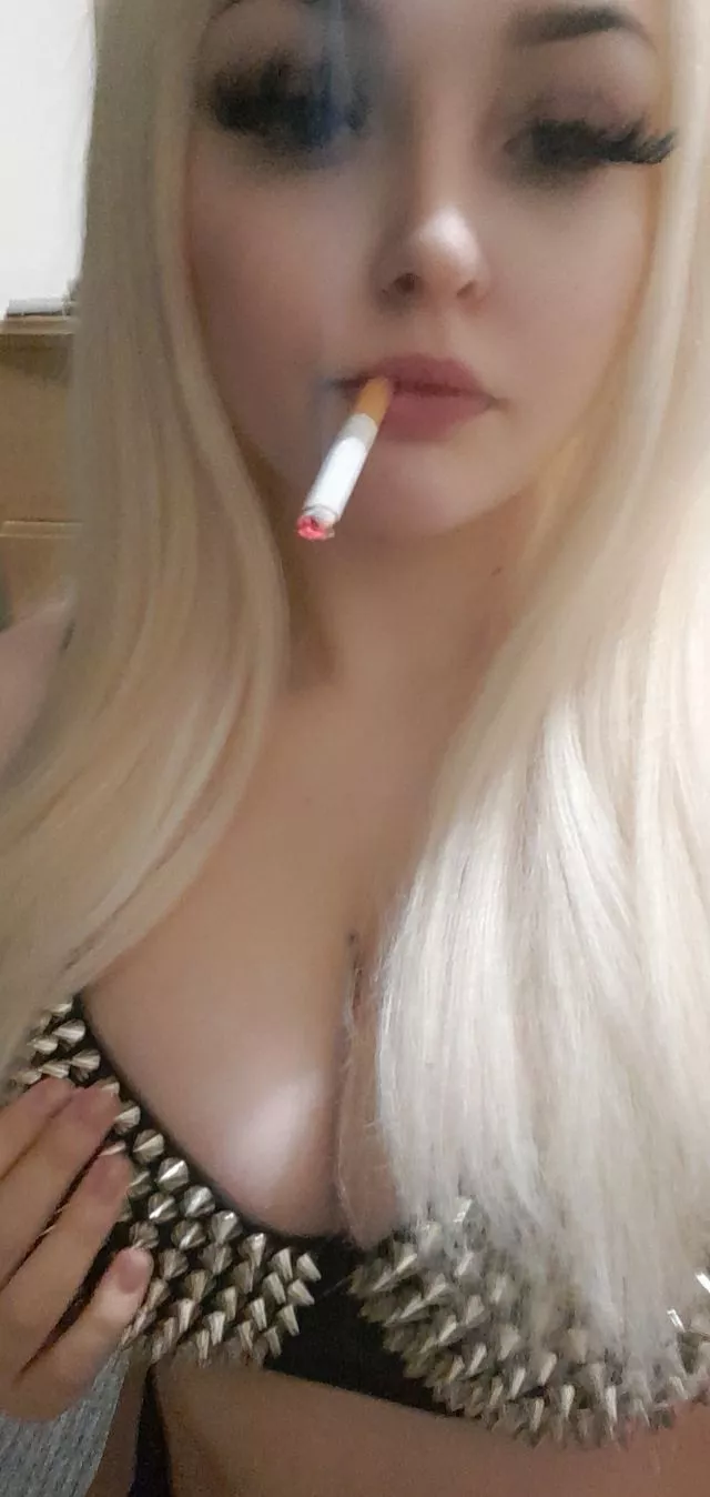 lat night smoking