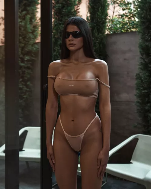 Laura Bandit (@laura.bandit) [Instagram]