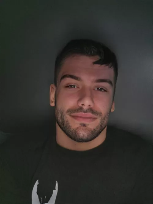 lazing around in bed. watchin SVU. take it easy men. ✌️