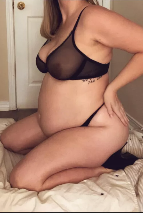 Let me help you with that morning 🪵! 😊🤰🏼