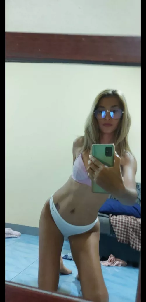 Let these Asian feet massage you good