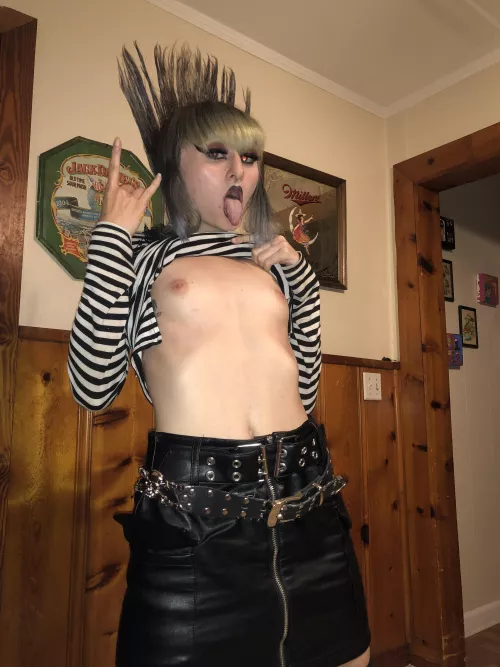 Let’s get some real punk girls up in here! Will flash for beer!!!