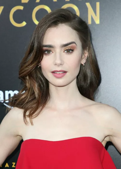 Lily Collins