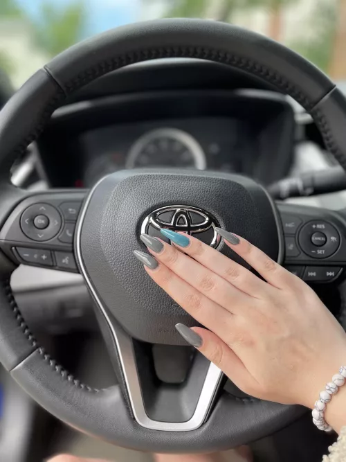 Long nails and sport cars