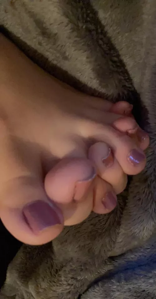 Long toes 😳