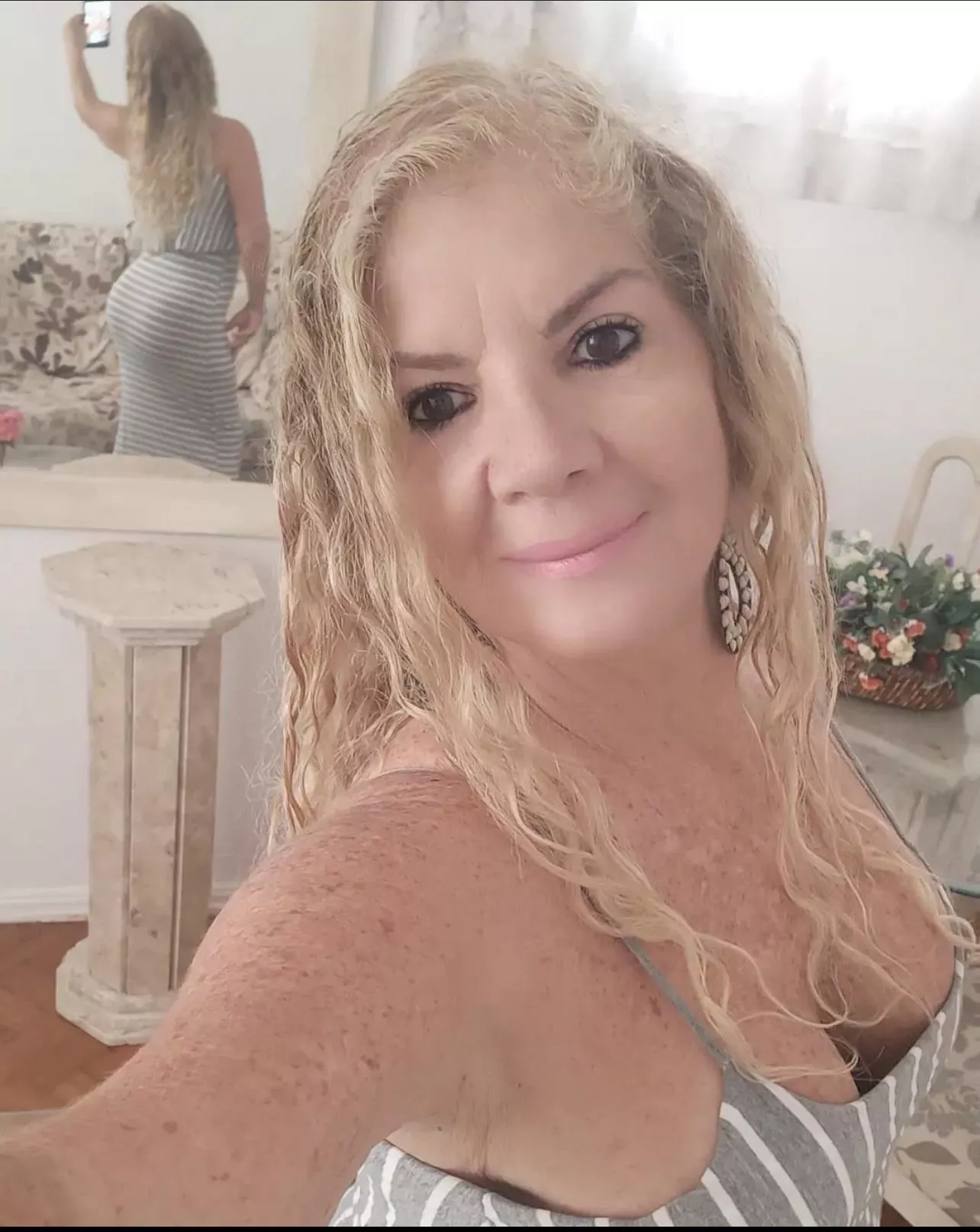Look at that ass!!!