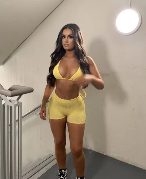 Look at the body on this chav