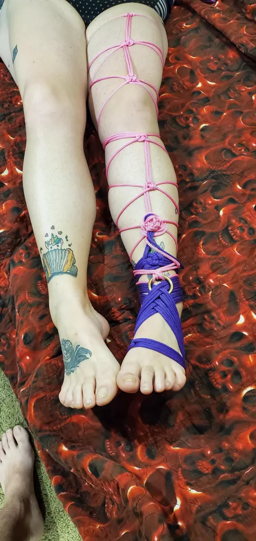 Look how pretty my foot is!