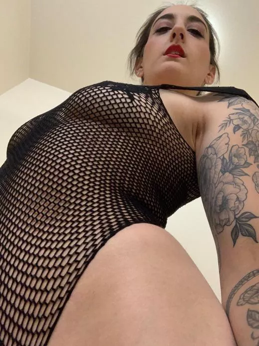 Look up babe