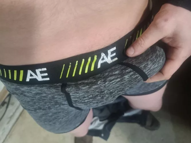 look who's hiding out but ready to go!!🙈😜