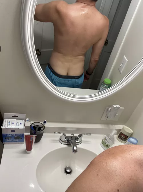 Looking a lil “cheeky” after a 3 mile run