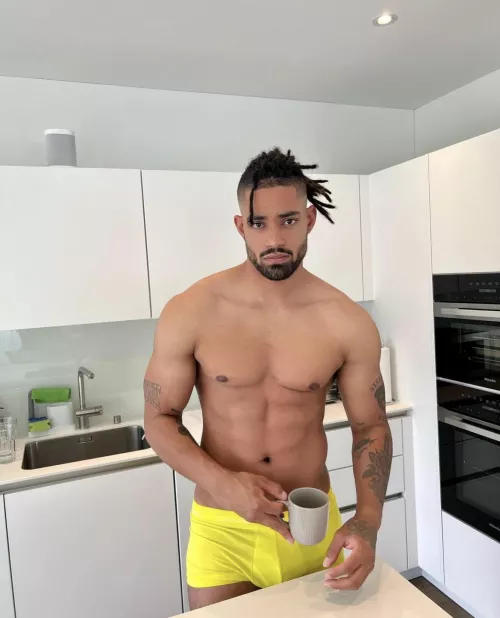 looking for a friend😏