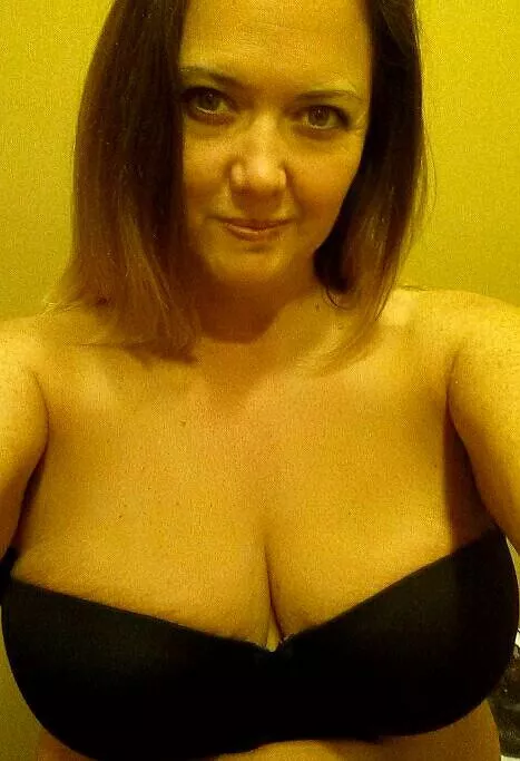 Looking for cum video tributes to wife's pics Kik splatter_her. Have a previous example please.