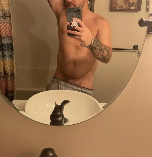 Looking to do some customer pictures or videos, I’m down to do about anything. Hit me up. No free content. All custom