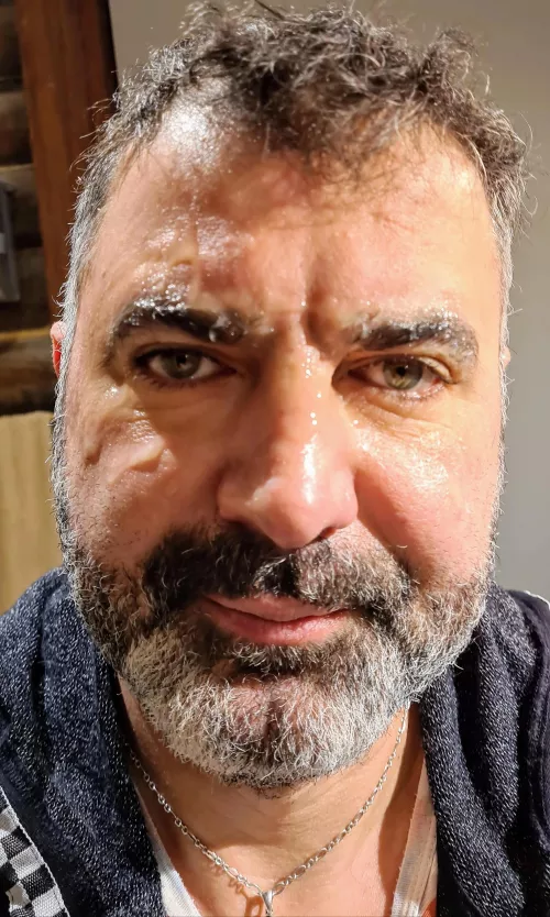 Love a hot load all over my face 😋