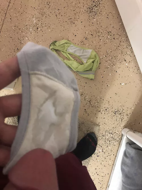 Love cumming in coworkers underwear knowing there gonna unknowingly wear it the next day