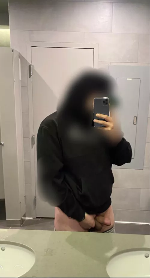 love giving my fatty some fresh air in public bathrooms 🥵🔥😮‍💨