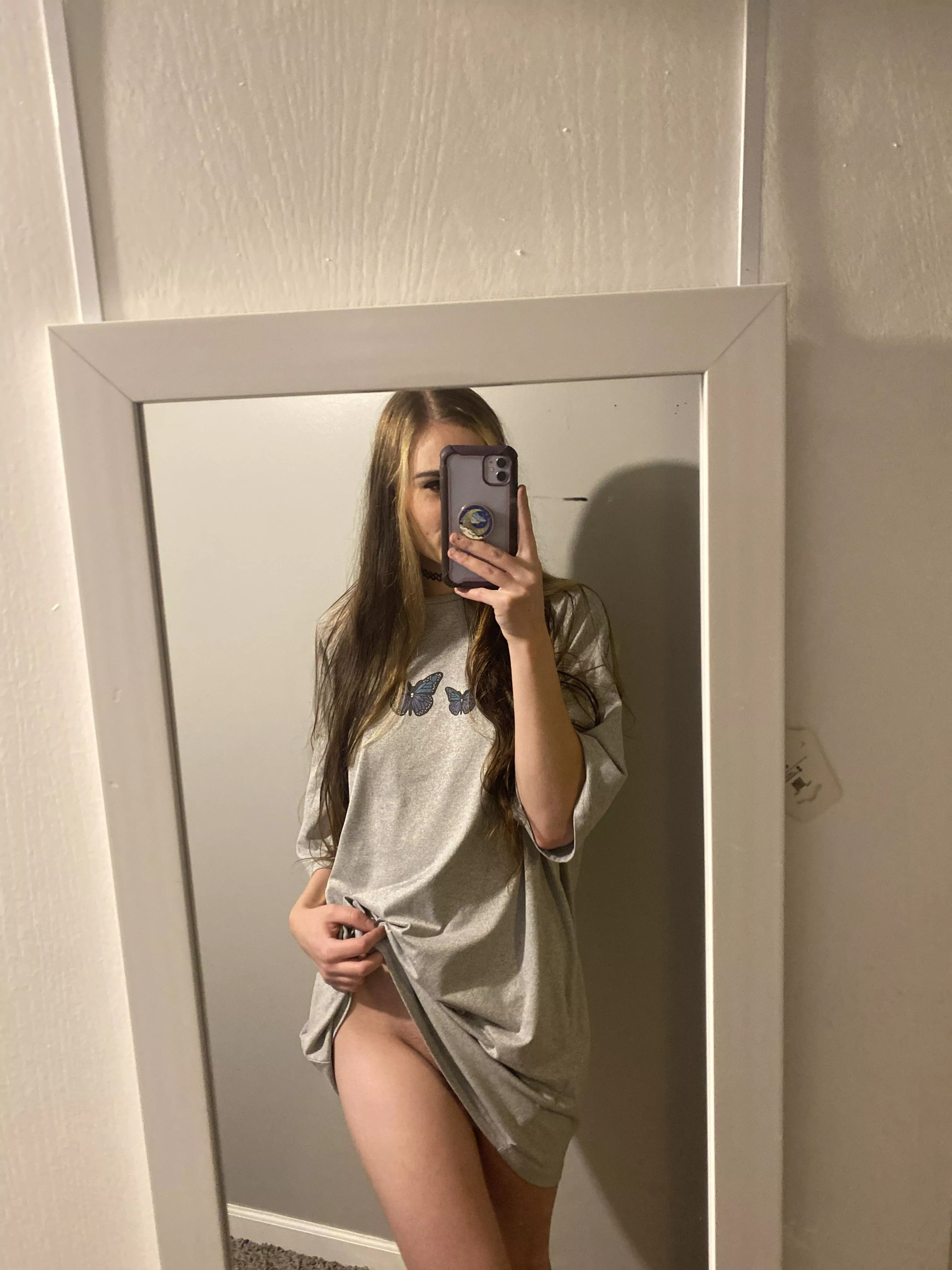 love taking mirror pics 🥰