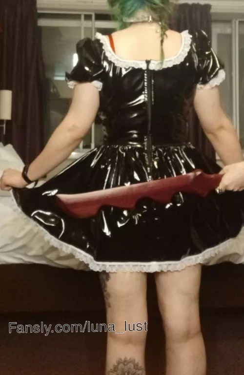 love the shine on this dress 🥰