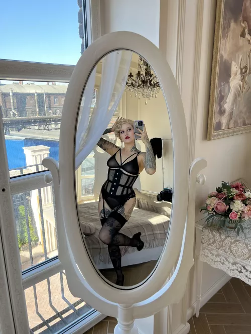 Love total black 🖤 my fav vibe!