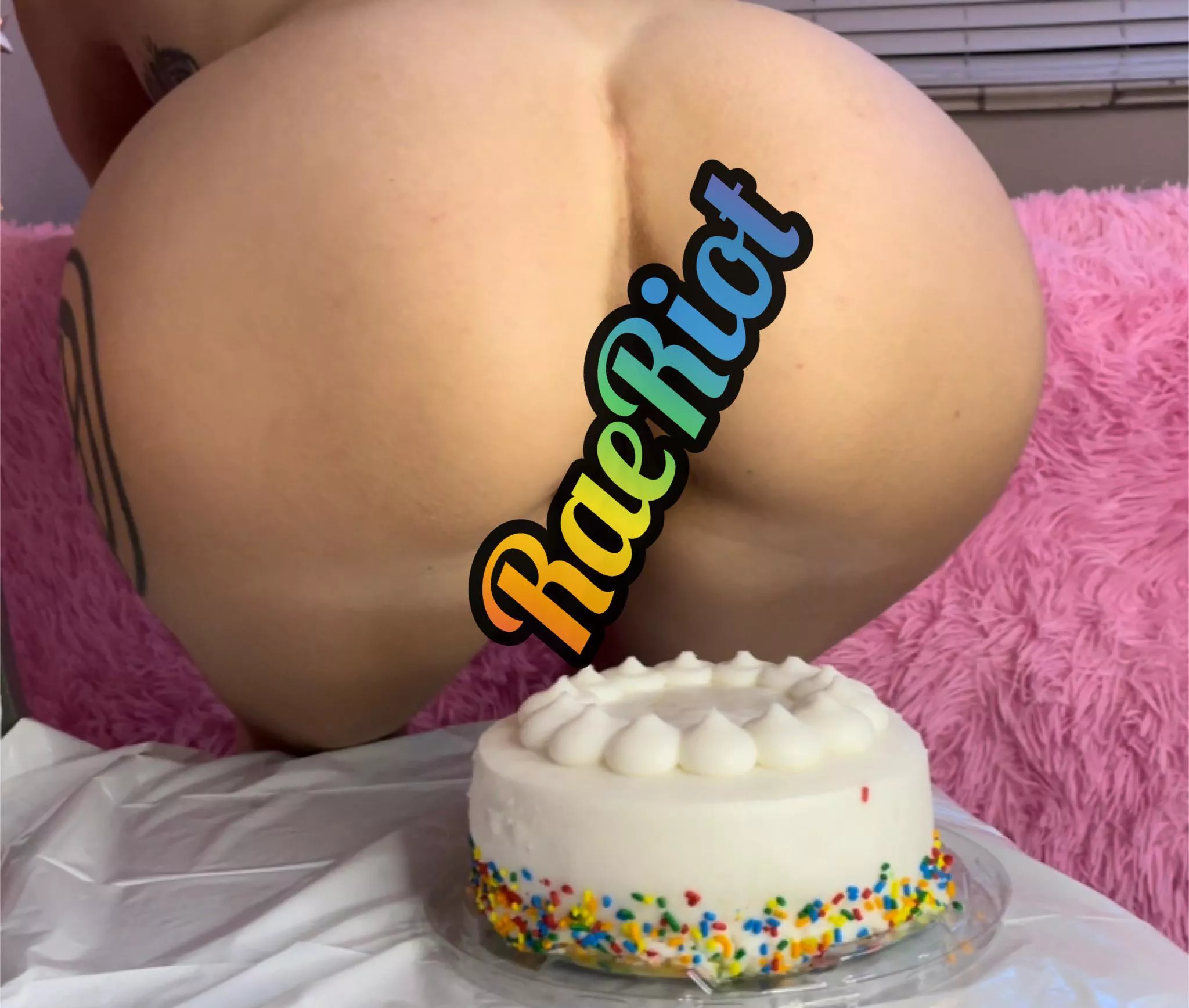 Loved smashin my first cake!