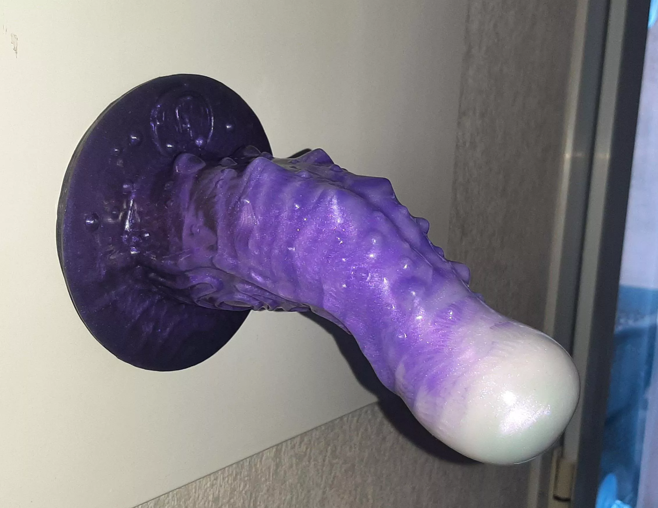 LoveSmithsToys (France) amazing toys , their build-in suction cups are INSANE (toys name : Gorgon Sttheno's tongue) LoveSmithsToys (France) amazing toys , their build-in suction cups are INSANE (toys name : Gorgon Sttheno's tongue)