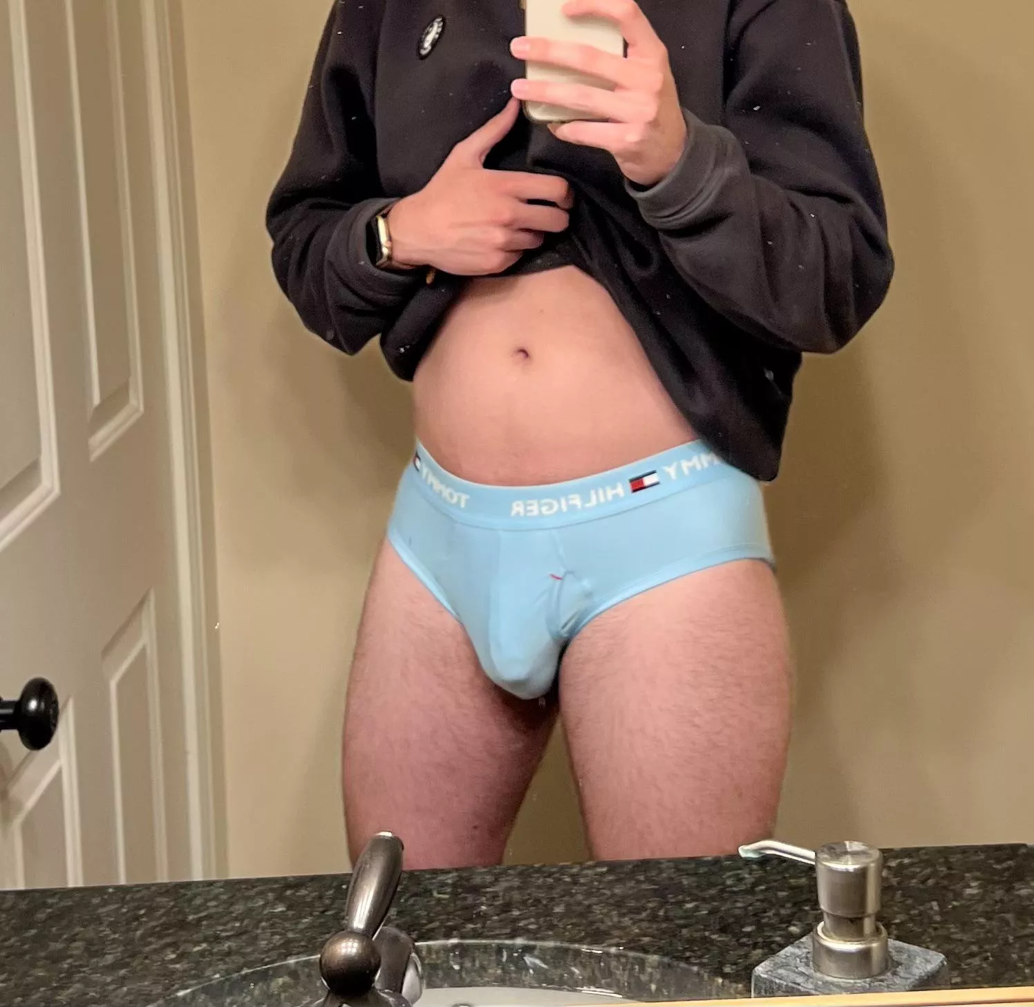 Loving these briefs 👀 hmu on snap if you like em too: joshguyx