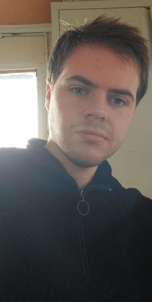 lunch break in a shed, living the high life