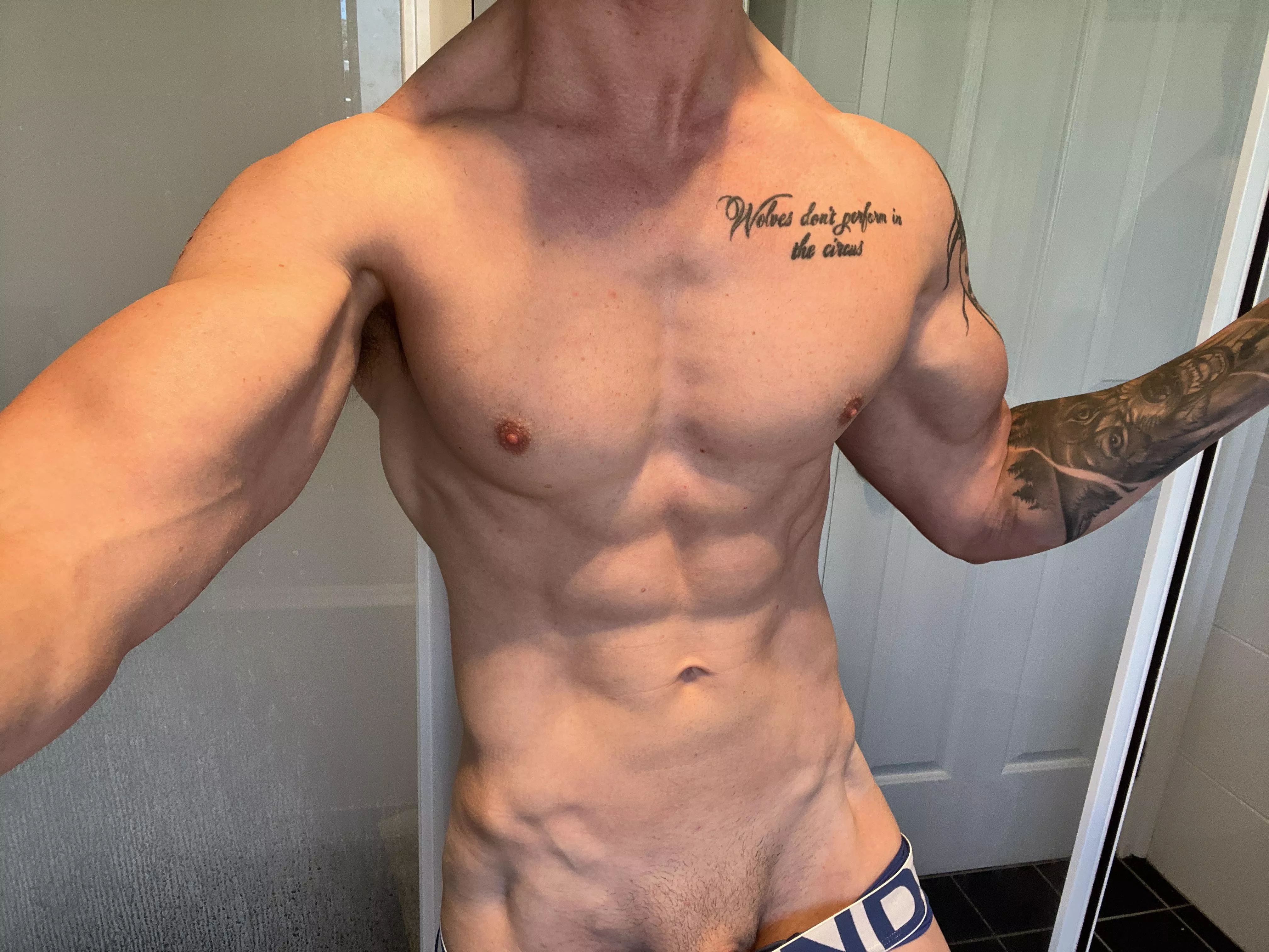 (M)