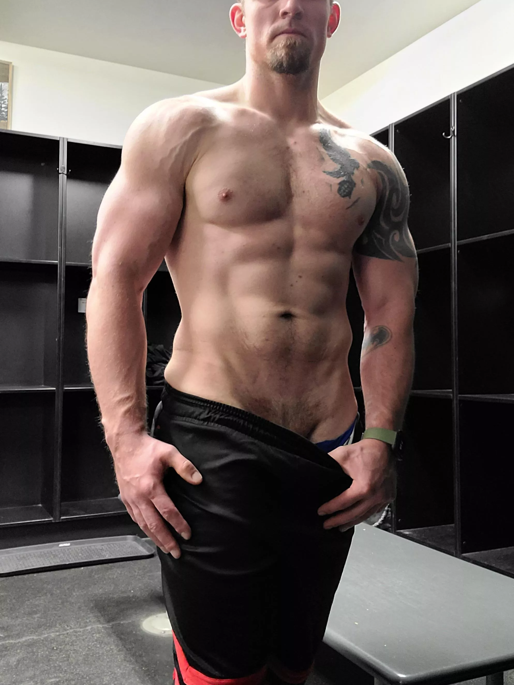 [M] finally under 190#. lets celebrate with a locker room tease