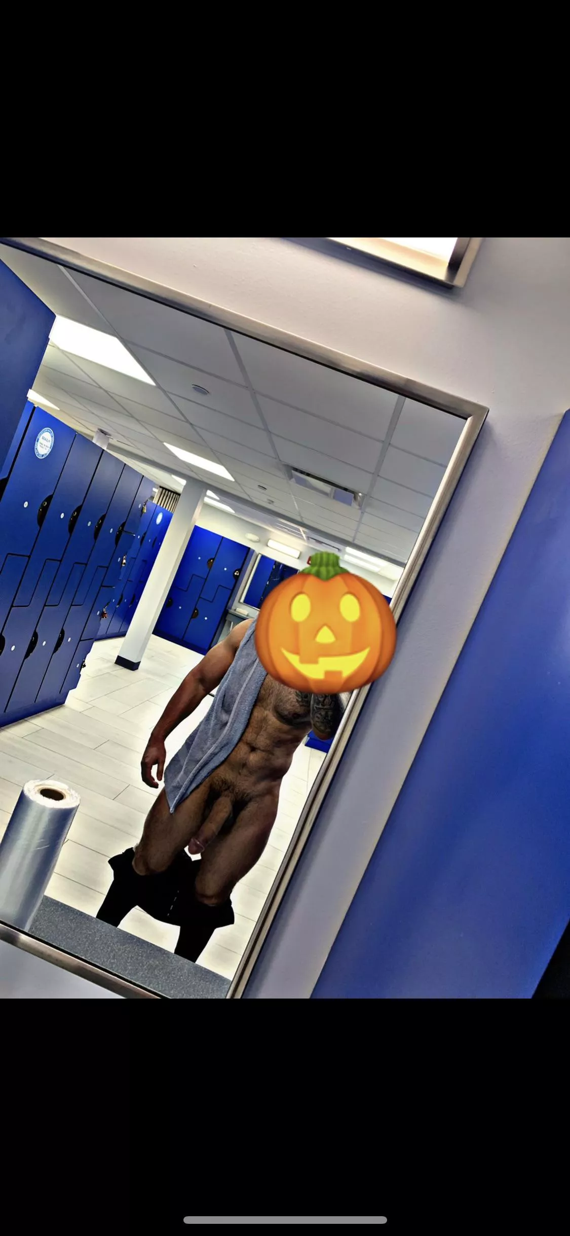 [m] naked session in the locker room after my workout