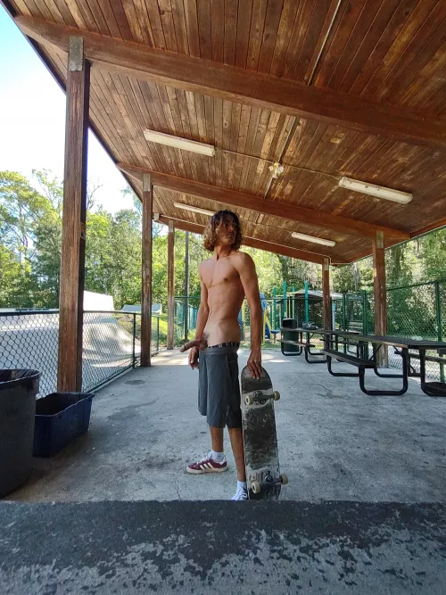 [M] skatepark exhibitionist 😉