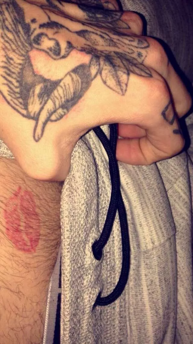 (M)