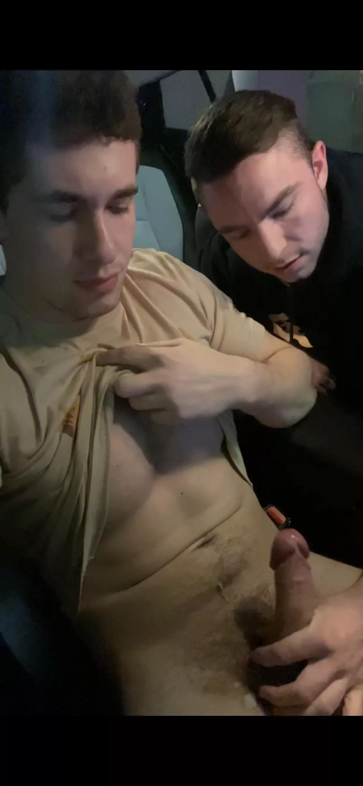 Making him blow a load in the car wash 🍆💦