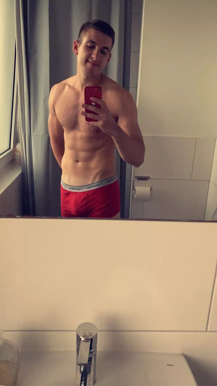 Man in red 😏